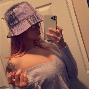 Berry purple hat on ✨